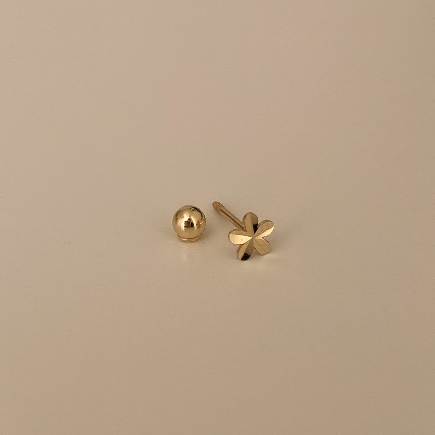 [mattoi] 14K Gold Flower Piercing Earrings