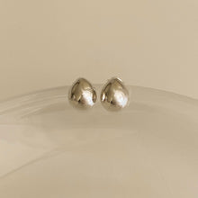 Load image into Gallery viewer, [mattoi] Pure Water Drop Earrings
