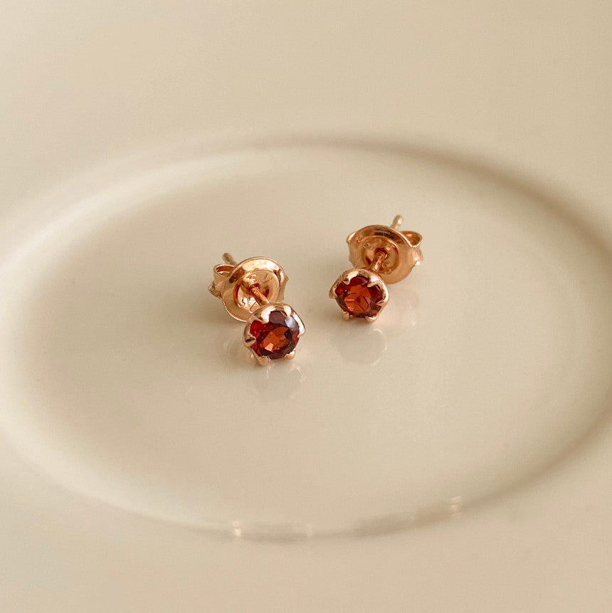 [mattoi] Simple Gemstone Stud Earrings