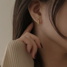 Load image into Gallery viewer, [mattoi] Mini Oval One-touch Earrings
