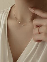 Load image into Gallery viewer, [mattoi] Swan Crystal Cubic Necklace
