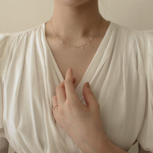 Load image into Gallery viewer, [mattoi] Swan Crystal Cubic Necklace
