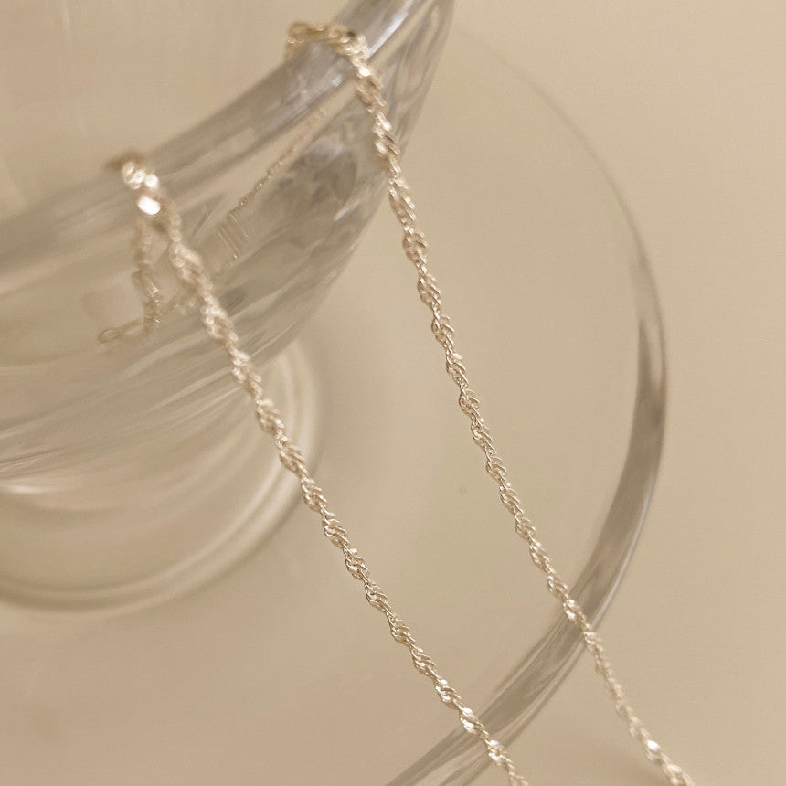 [mattoi] Simple Twisted Chain Necklace