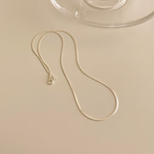 Load image into Gallery viewer, [mattoi] Flat Silk Necklace
