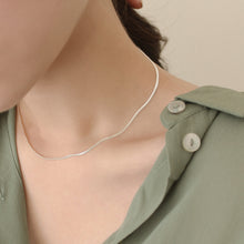 Load image into Gallery viewer, [mattoi] Flat Silk Necklace
