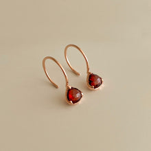 Load image into Gallery viewer, [mattoi] Liv Garnet Ring Earrings
