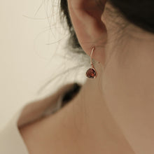 Load image into Gallery viewer, [mattoi] Liv Garnet Ring Earrings
