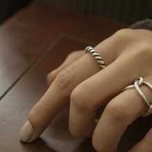 Load image into Gallery viewer, [mattoi] Twisted Vintage Ring
