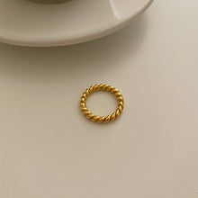 Load image into Gallery viewer, [mattoi] Twisted Vintage Ring
