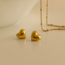 Load image into Gallery viewer, [mattoi] Chubby Heart Earrings
