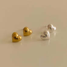 Load image into Gallery viewer, [mattoi] Chubby Heart Earrings
