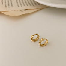 Load image into Gallery viewer, [mattoi] Mini Chain Hoop Earrings
