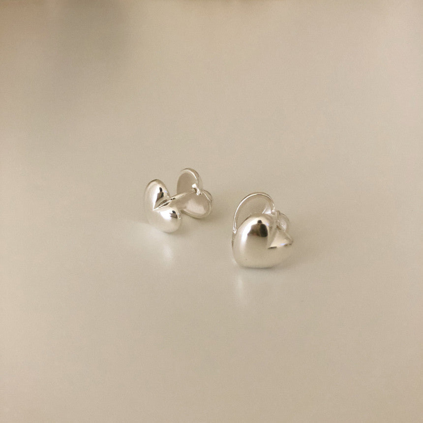 [mattoi] Volume Heart Huggie Earrings