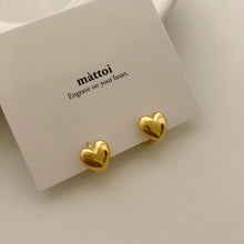 Load image into Gallery viewer, [mattoi] Volume Heart Huggie Earrings
