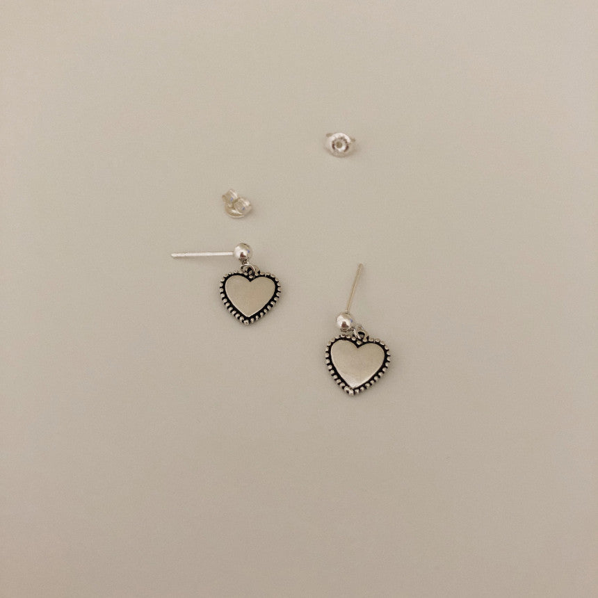 [mattoi] Heart Dot Frame Earrings