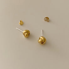 Load image into Gallery viewer, [mattoi] Daily Knots Ball Earrings
