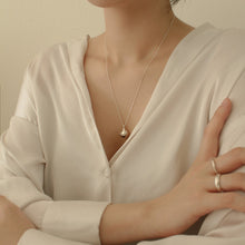 Load image into Gallery viewer, [mattoi] Kisses Pendant Necklace
