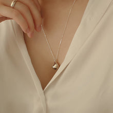 Load image into Gallery viewer, [mattoi] Kisses Pendant Necklace
