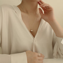 Load image into Gallery viewer, [mattoi] Kisses Pendant Necklace
