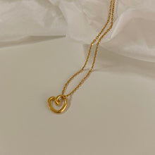 Load image into Gallery viewer, [mattoi] Petite Heart Necklace
