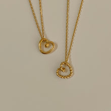 Load image into Gallery viewer, [mattoi] Petite Heart Necklace
