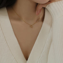 Load image into Gallery viewer, [mattoi] Petite Heart Necklace
