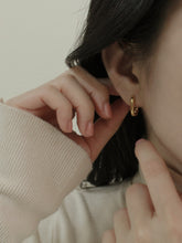 Load image into Gallery viewer, [mattoi] Midnight Earrings
