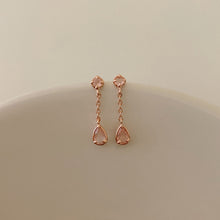 Load image into Gallery viewer, [mattoi] Raindrop Rose Quartz Earrings
