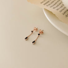 Load image into Gallery viewer, [mattoi] Raindrop Spinel Earrings
