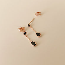 Load image into Gallery viewer, [mattoi] Raindrop Spinel Earrings
