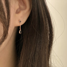 Load image into Gallery viewer, [mattoi] Raindrop Spinel Earrings
