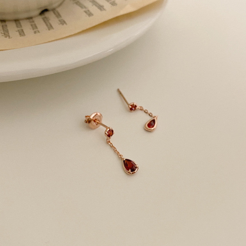 [mattoi] Raindrop Garnet Earrings