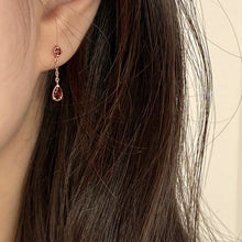 Load image into Gallery viewer, [mattoi] Raindrop Garnet Earrings
