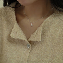 Load image into Gallery viewer, [mattoi] Shimmer Initial Necklace
