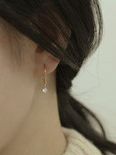 Load image into Gallery viewer, [mattoi] Gleam Moonstone Earrings
