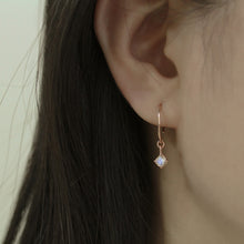 Load image into Gallery viewer, [mattoi] Gleam Moonstone Earrings
