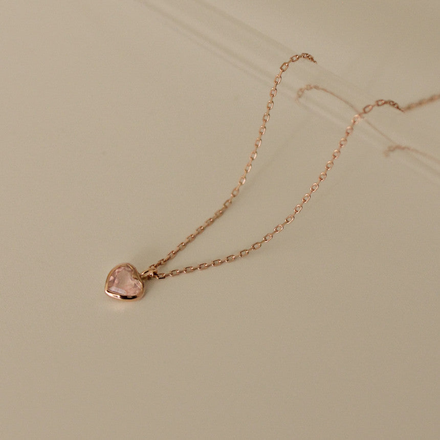 [mattoi] 14K Gold Glow Heart Rose Quartz Necklace