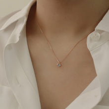 Load image into Gallery viewer, [mattoi] 14K Gold Glow Heart Blue Topaz Necklace
