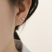 Load image into Gallery viewer, [mattoi] Mini Pearl One Touch Ring Earring
