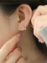 Load image into Gallery viewer, [mattoi] Mini Cubic One Touch Ring Earring
