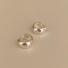 Load image into Gallery viewer, [mattoi] Mini Classic One Touch Ring Earring
