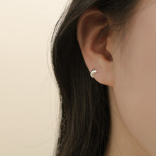 Load image into Gallery viewer, [mattoi] Mini Classic One Touch Ring Earring
