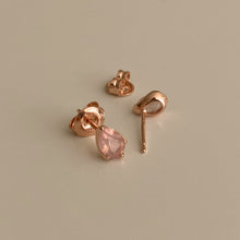 Load image into Gallery viewer, [mattoi] Pluie Rose Quartz Earrings
