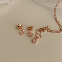 Load image into Gallery viewer, [mattoi] Pluie Rose Quartz Necklace
