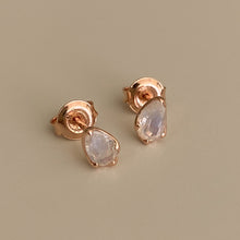 Load image into Gallery viewer, [mattoi] Pluie Rainbow Moonstone Earrings
