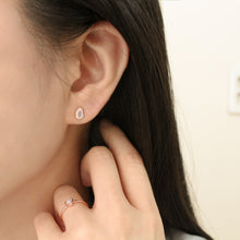 Load image into Gallery viewer, [mattoi] Pluie Rainbow Moonstone Earrings
