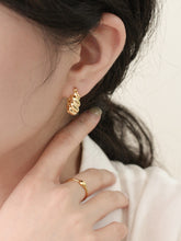 Load image into Gallery viewer, [mattoi] Croissant Earrings
