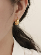 Load image into Gallery viewer, [mattoi] Croissant Earrings
