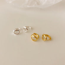 Load image into Gallery viewer, [mattoi] Oval Doughnut Earrings
