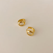 Load image into Gallery viewer, [mattoi] Oval Doughnut Earrings
